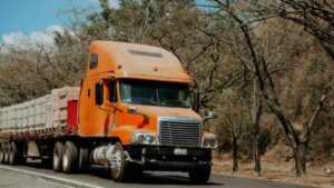 5 Things Student Drivers Should Look For in a CDL Training Academy
